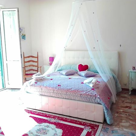 Bed And Breakfast Romantica Evasione Сутри Екстериор снимка