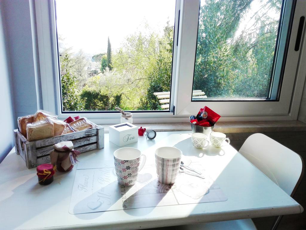 Bed And Breakfast Romantica Evasione Сутри Екстериор снимка