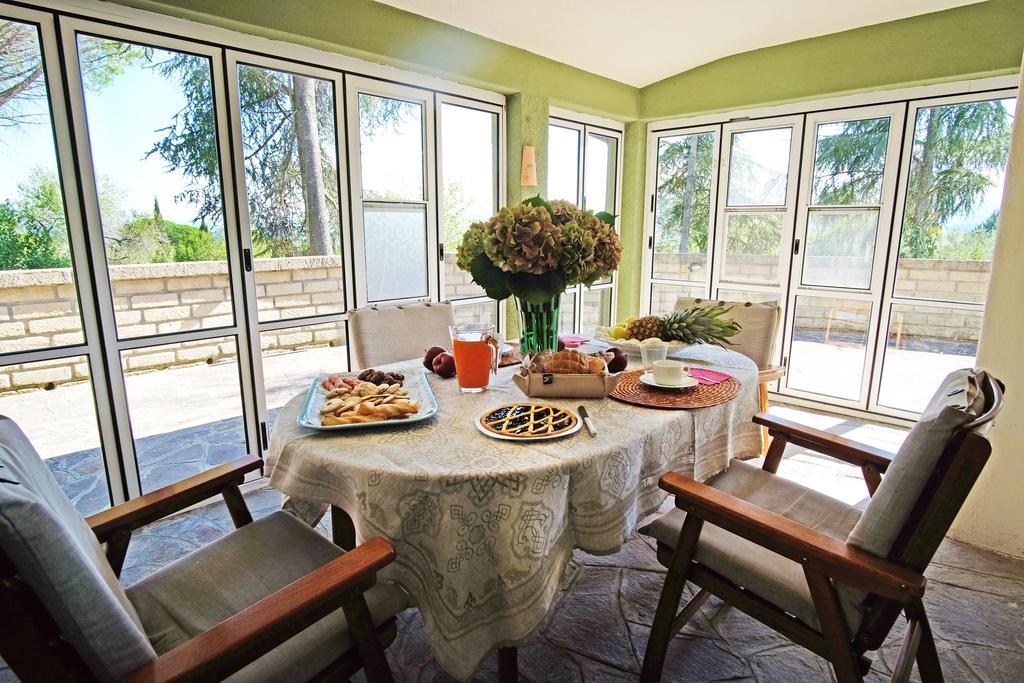 Bed And Breakfast Romantica Evasione Сутри Екстериор снимка
