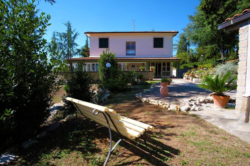 Bed And Breakfast Romantica Evasione Сутри Екстериор снимка